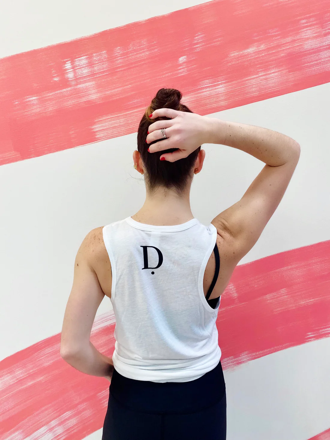 WHITE LOGO TANK